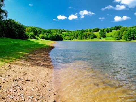 fly fishing experience day hawkridge fishery great for fly fishing on holiday.